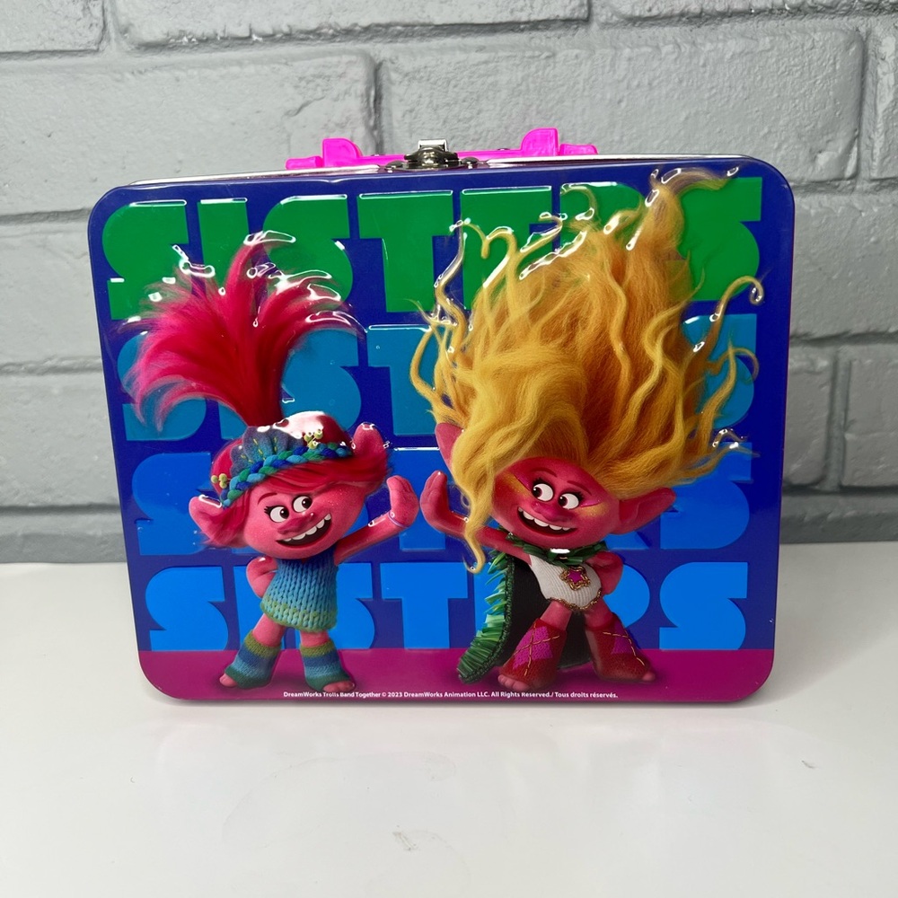 Trolls Band Together Poppy and Viva Sisters Tin Storage Box With Handle